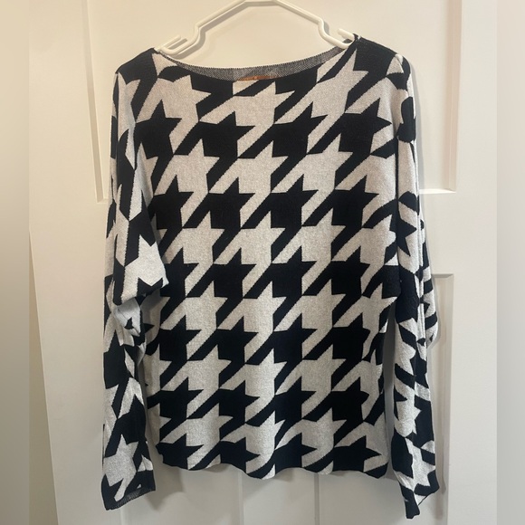 Belldini Sweaters - Belldini Black and White Knit Sweater Y2K